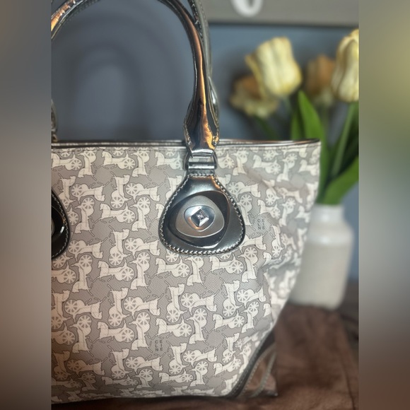 Celine Horse Carriage PVC Handbag - Picture 4 of 14